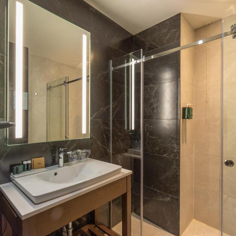 Hotel Constantine the Great - Standardna Dvokrevetna Soba sa Bračnim Krevetom - 6