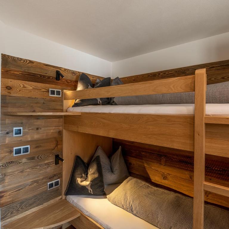 Rodererhof - Three-Bedroom Apartment - 10
