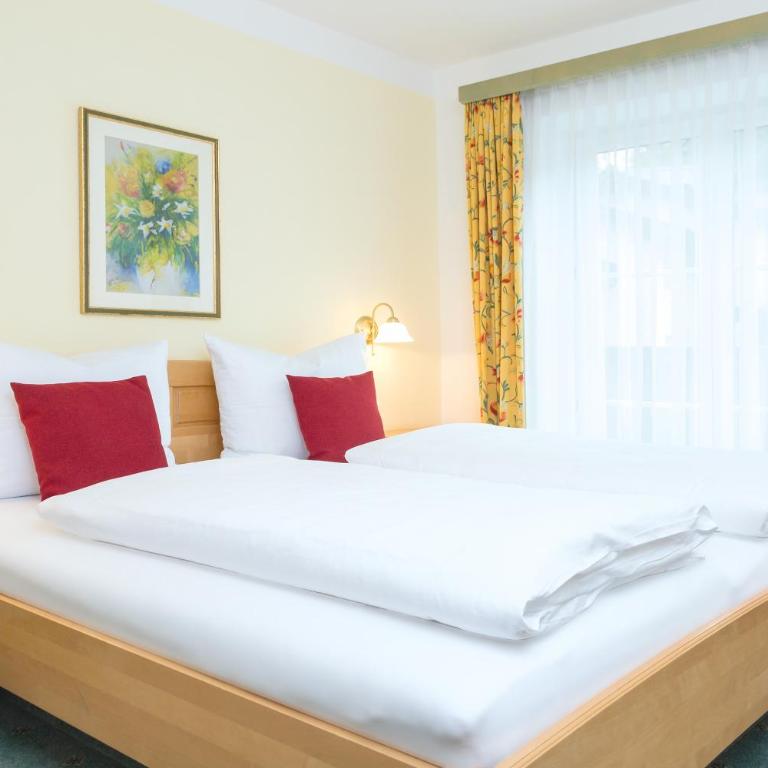 Hotel am Schloss - Double Room with Balcony - 4