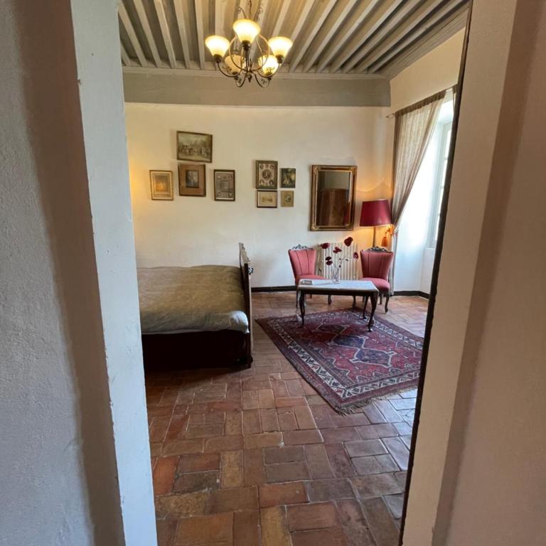 Château de Rosans - Chambre Lits Jumeaux - Vue sur Montagne - 1