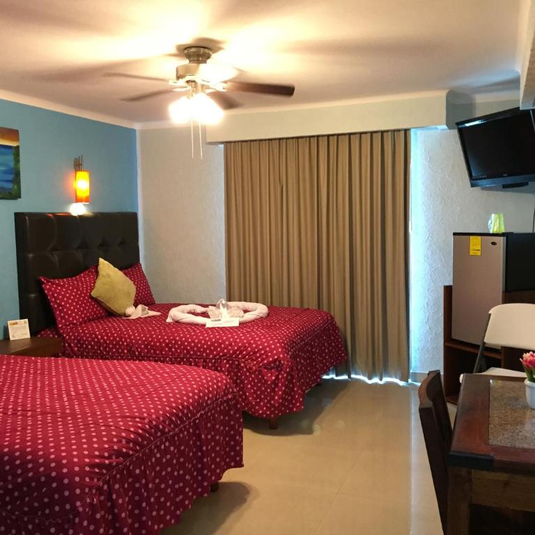 Hotel Isleño - Premium Double Room with a Balcony - 8