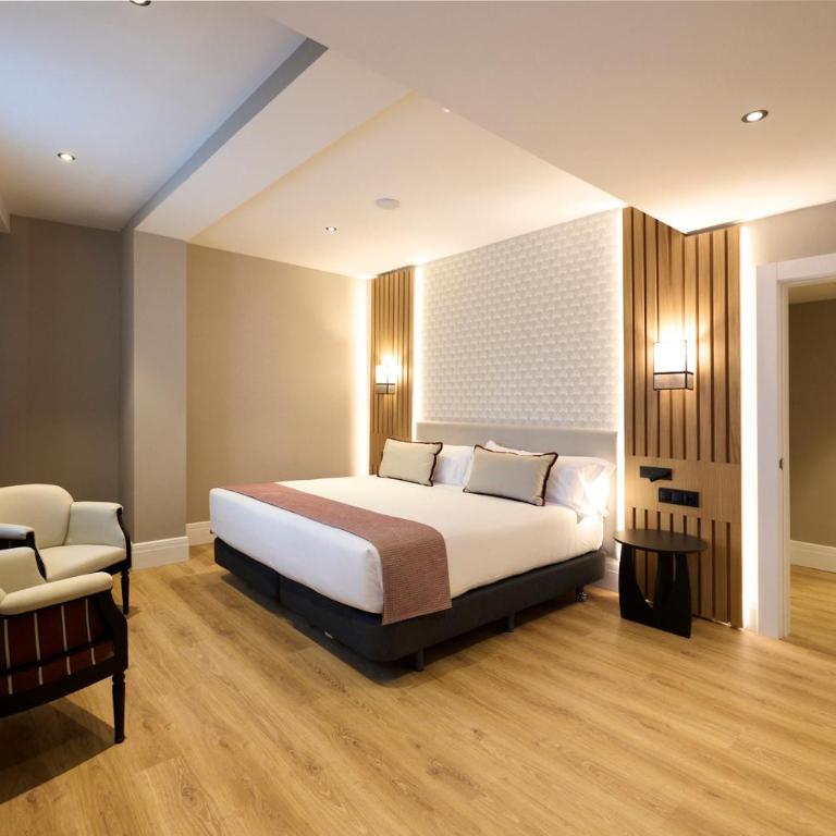 Catalonia Ramblas 4* Sup - Panoramic Deluxe Junior Suite with Private Pool - 1