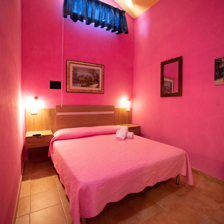Coppola Rossa Relax - Camera Queen - 4