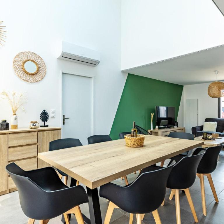 Home With Private Pool - Maison de Vacances 4 Chambres - 9