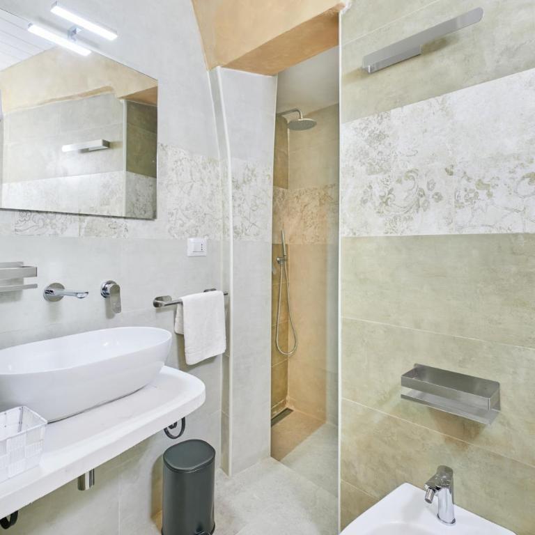 Centro Storico Rooms - Superior Quadruple Room - 2