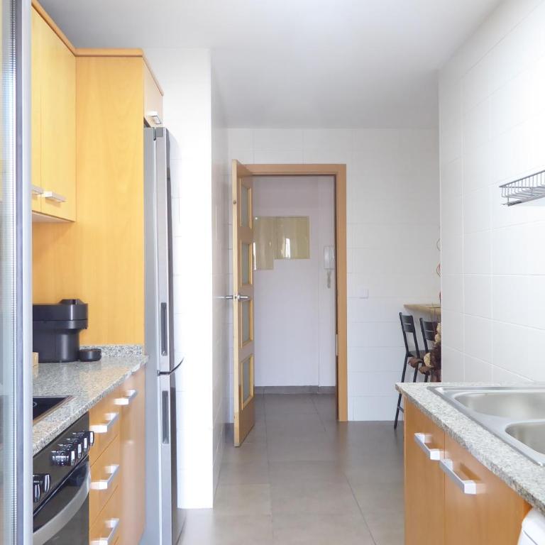 Coqueto apartamento de 3 habitaciones by Hometels - Three-Bedroom Apartment - 13