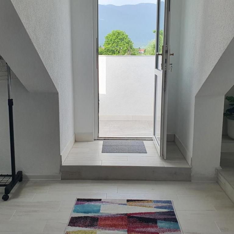 Apartmani Gandi - Deluxe Double Room with Balcony - 11