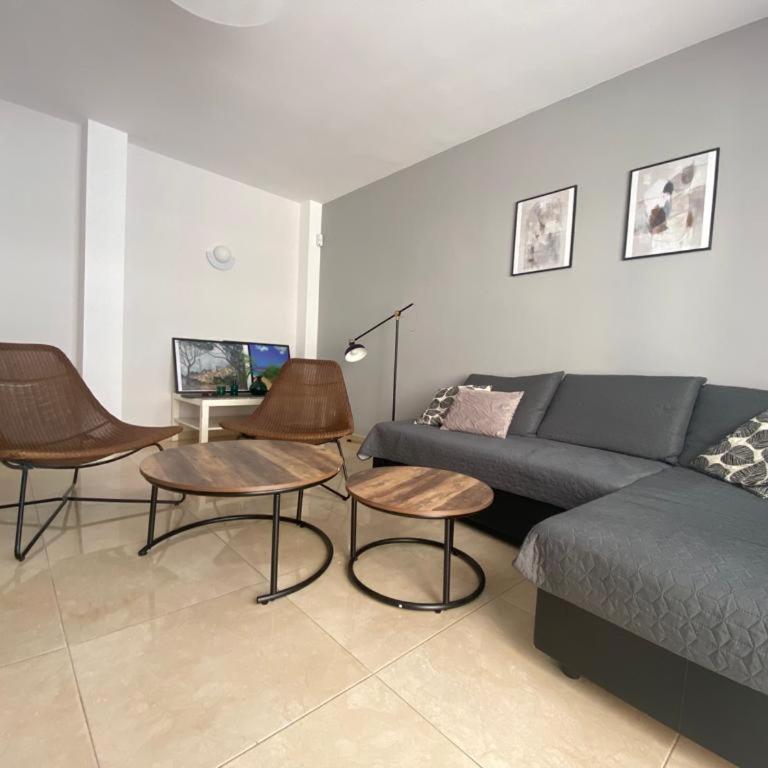 Apartment Delfin - Three-Bedroom Apartment - 3
