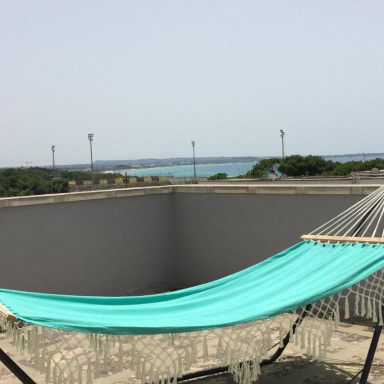 Terrazza vista mare e box auto - Appartamento con 2 Camere da Letto - 35