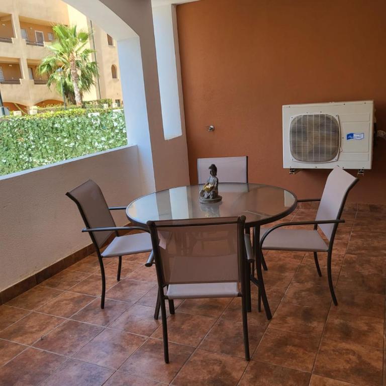 Bajo de esencia relajante con piscina privada y patio! - Apartamento de 2 dormitorios - 6