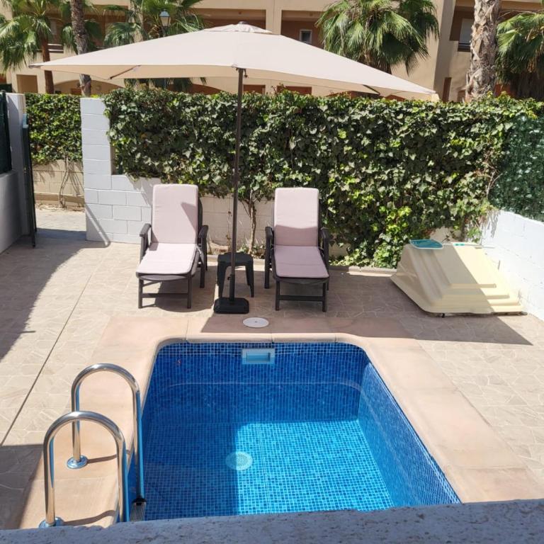 Bajo de esencia relajante con piscina privada y patio! - Apartamento de 2 dormitorios - 10