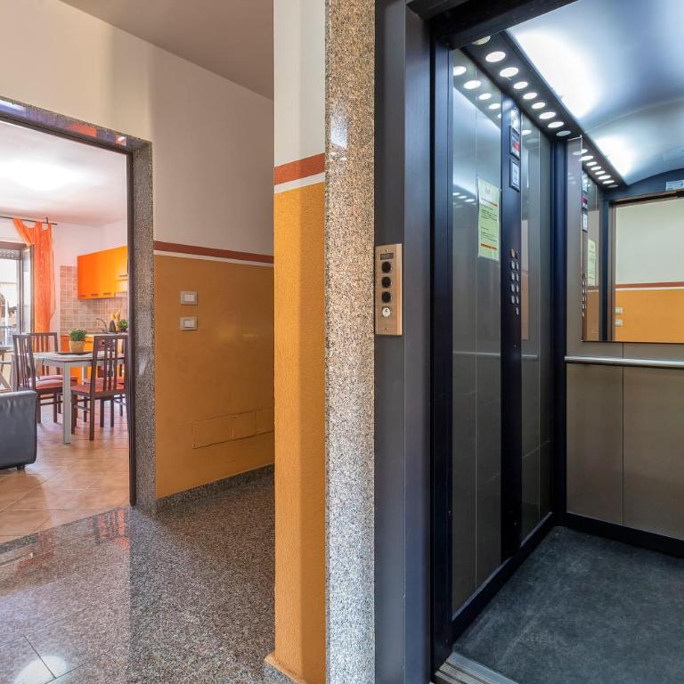 KaRol Casa Vacanze - Appartamento con 2 Camere da Letto e Balcone - 59