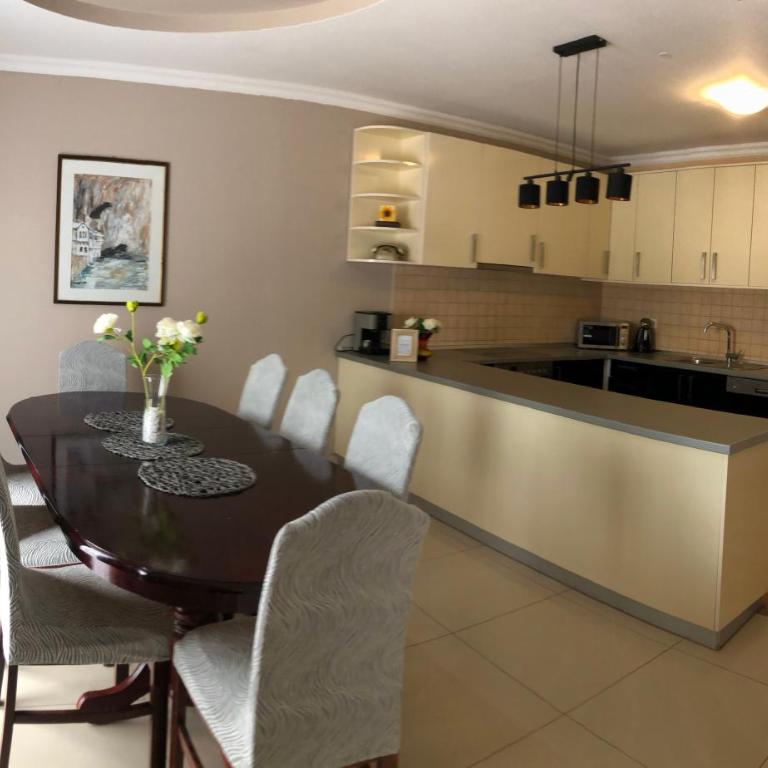 Luxury Villa with Private Pool and Jacuzzi - Villa - 5