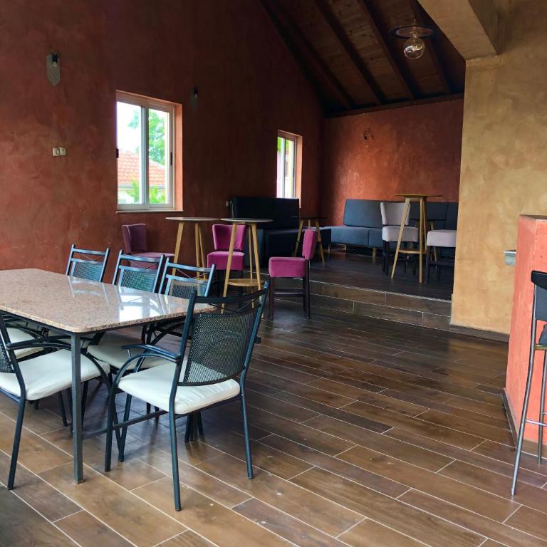 Luxury Villa with Private Pool and Jacuzzi - Villa - 24
