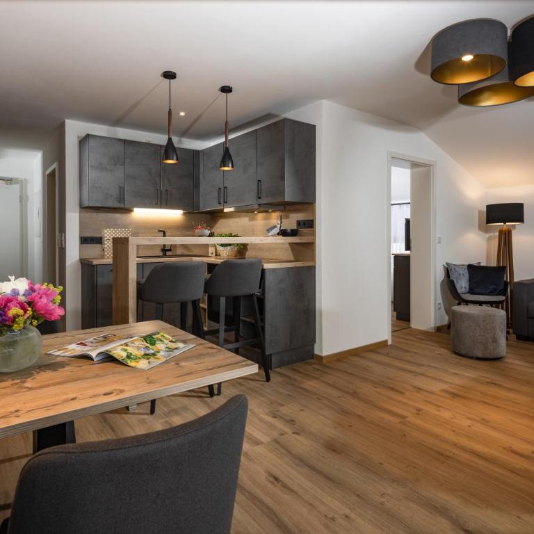 Hubertus Appartements Inzell - Apartment mit 2 Schlafzimmern - 2