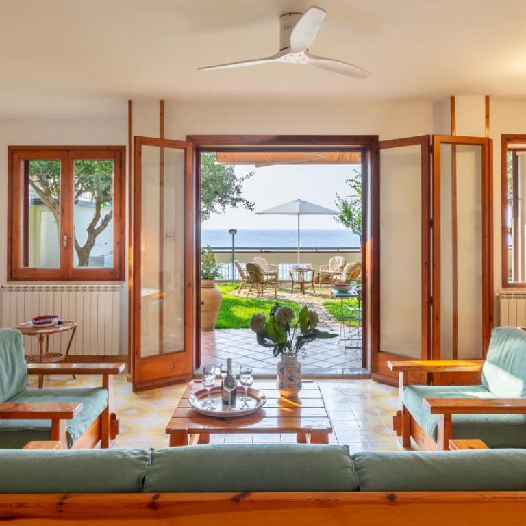 Il Giardino dei Tramonti di Ulisse - Three-Bedroom Apartment - 11