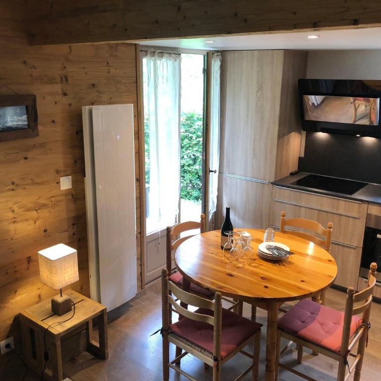 Charmant chalet rénové avec jardin à Barcelonnette - Three-Bedroom Chalet - 1