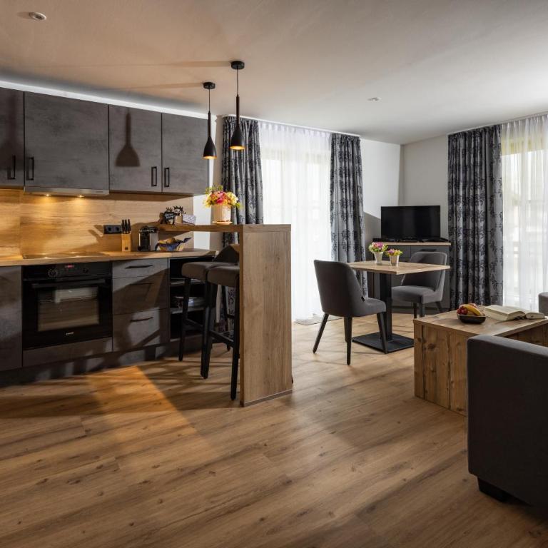 Hubertus Appartements Inzell - Apartment mit Balkon - 2