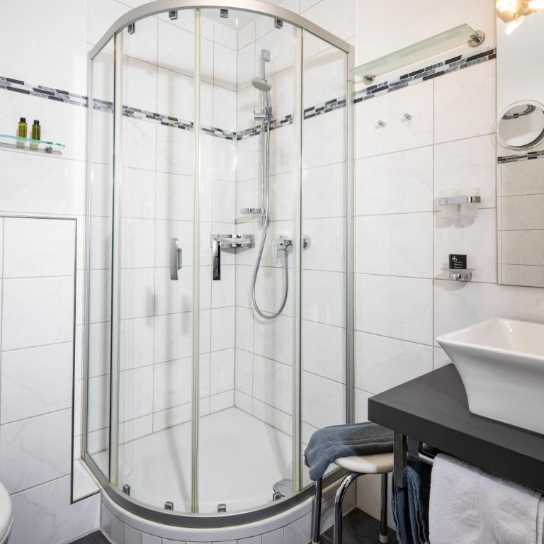 Hubertus Appartements Inzell - Apartment mit Balkon - 10