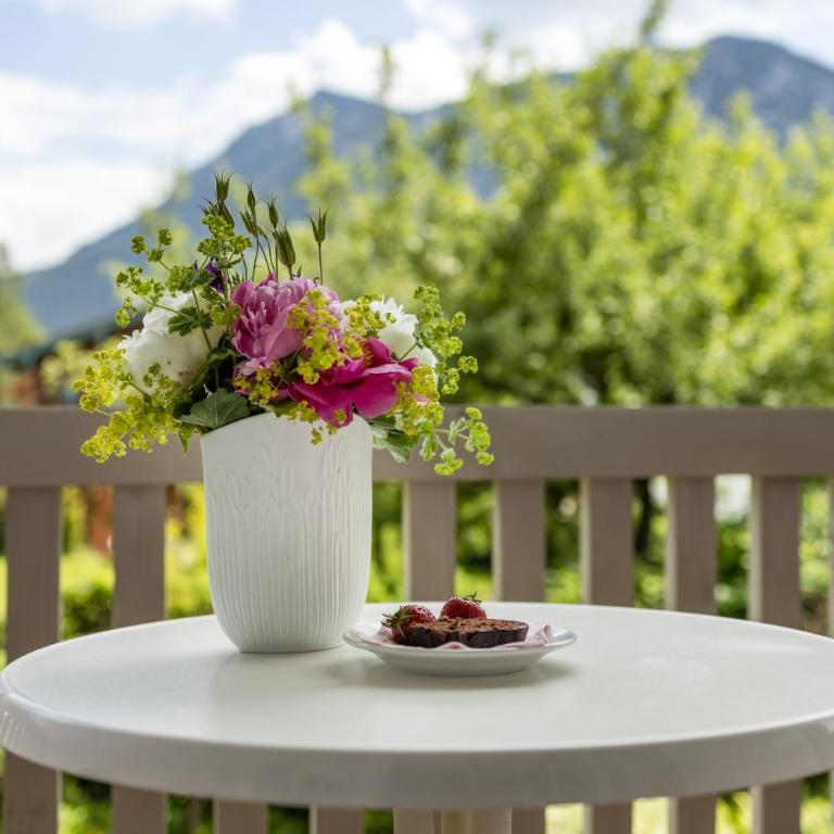 Hubertus Appartements Inzell - Apartment mit Balkon - 8