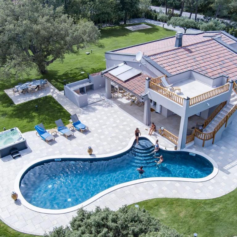 Golden Root San Teodoro - Villa con Piscina Privata - 1