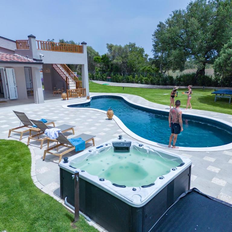 Golden Root San Teodoro - Villa con Piscina Privata - 5