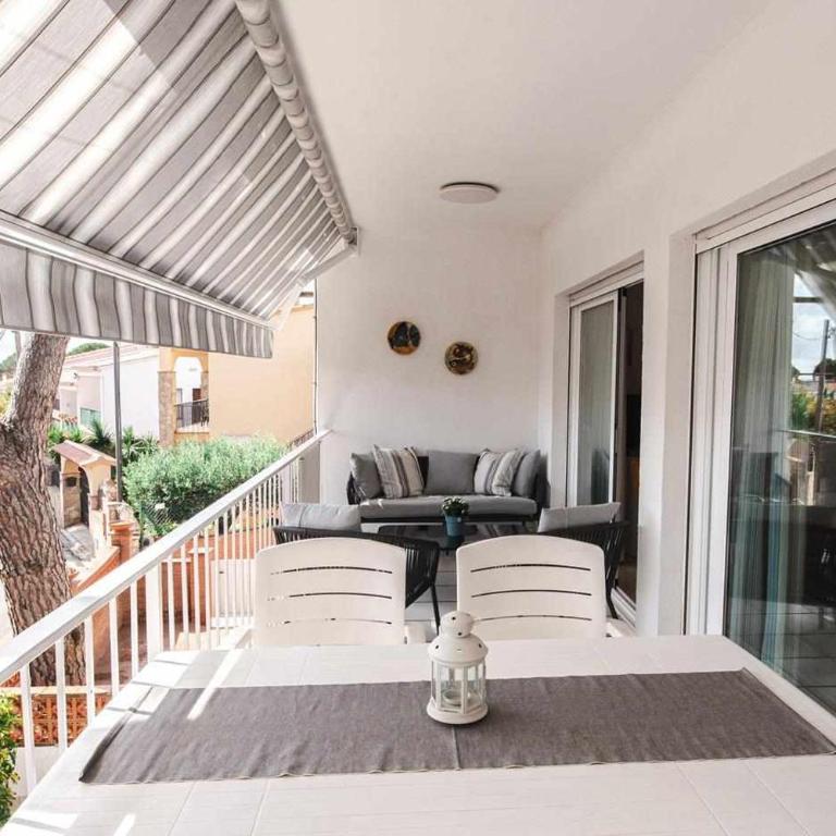 Agradable y tranquilo apto a 500m de la playa - Apartamento con terraza - 1