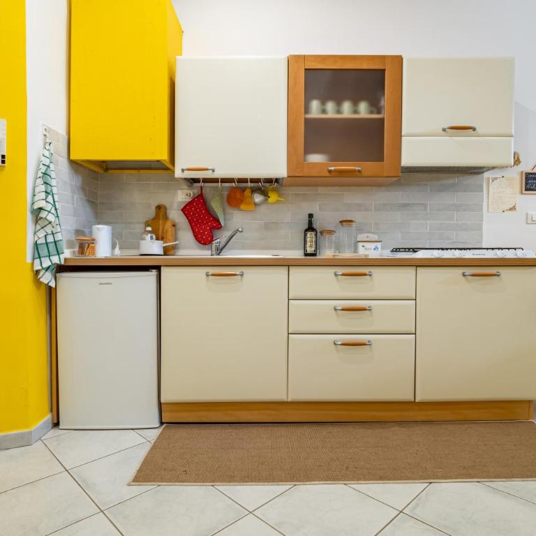 GuestHost - La Spezia Central Apartment - near the Station - One-Bedroom Apartment - 5