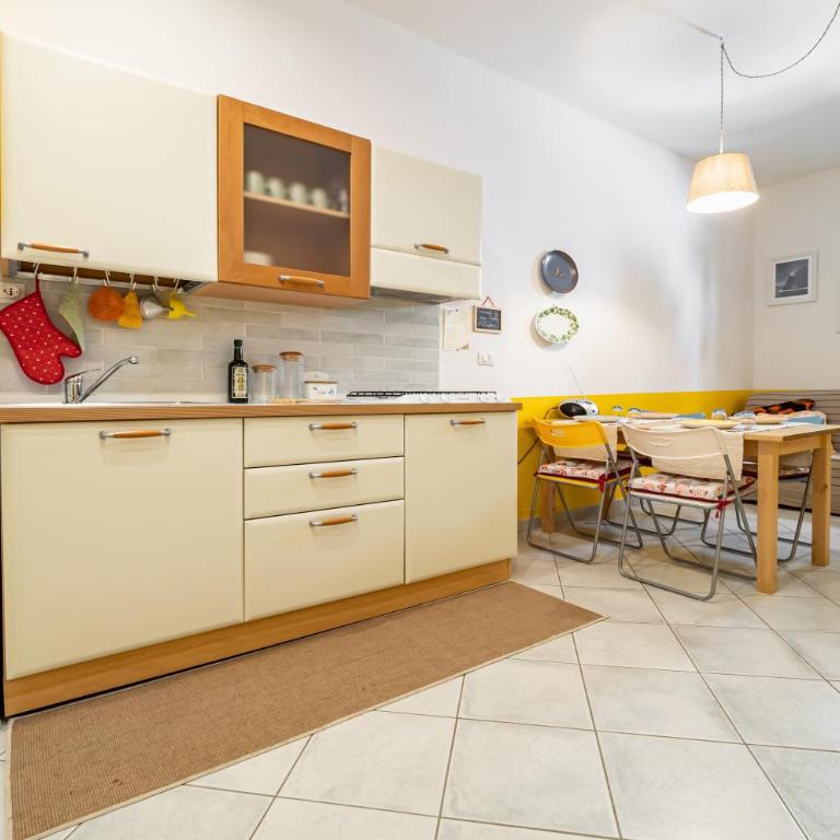 GuestHost - La Spezia Central Apartment - near the Station - One-Bedroom Apartment - 4