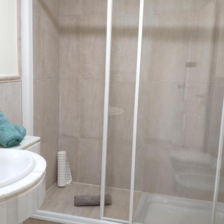 2 bedroom 2 bedroom apartment with Swimming Pool - Apartment - 15