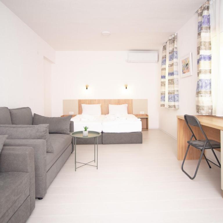 NACIONAL - Porodični Apartman Tipa "Suite" sa Balkonom - 5