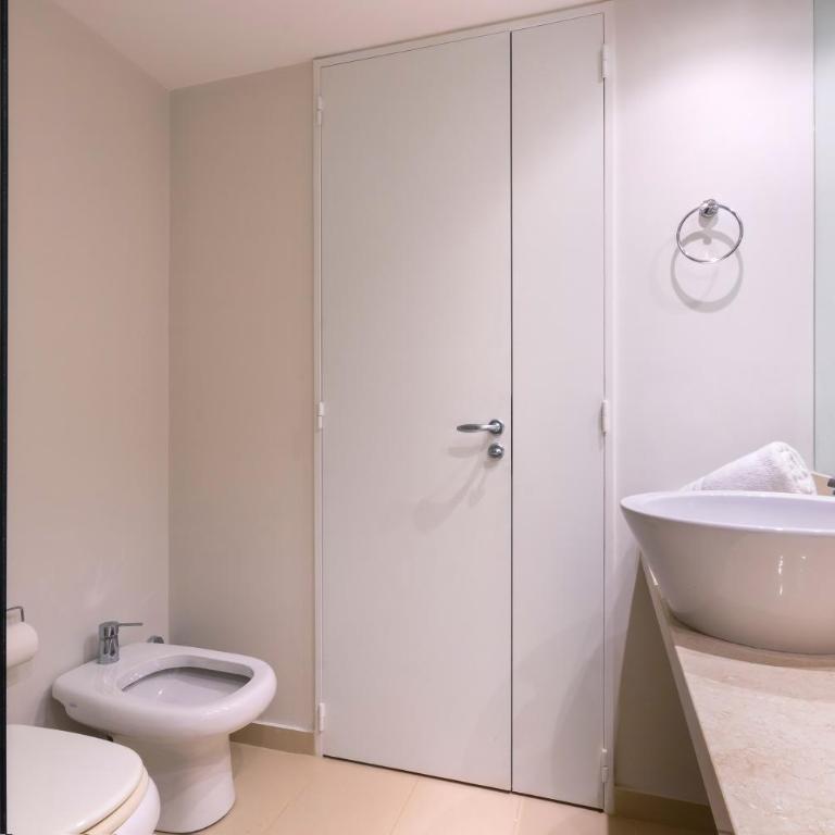 Trendy Apartment in Puerto Madero - Suite with City View - 11