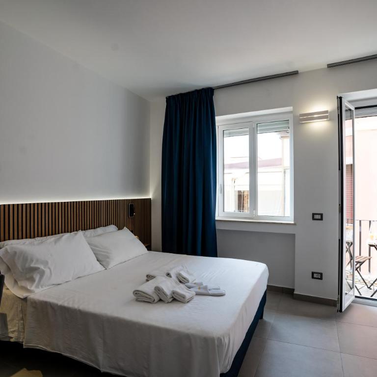 Humboldt Luxury Rooms Taormina - Junior Suite with Balcony - 1