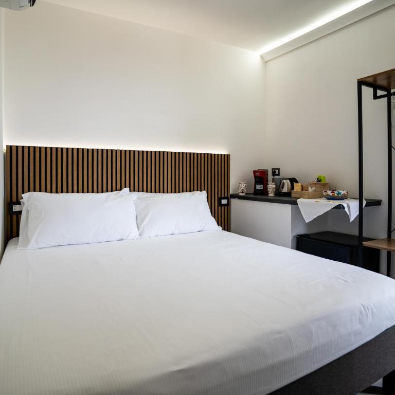 Humboldt Luxury Rooms Taormina - Double Room with Terrace - 5