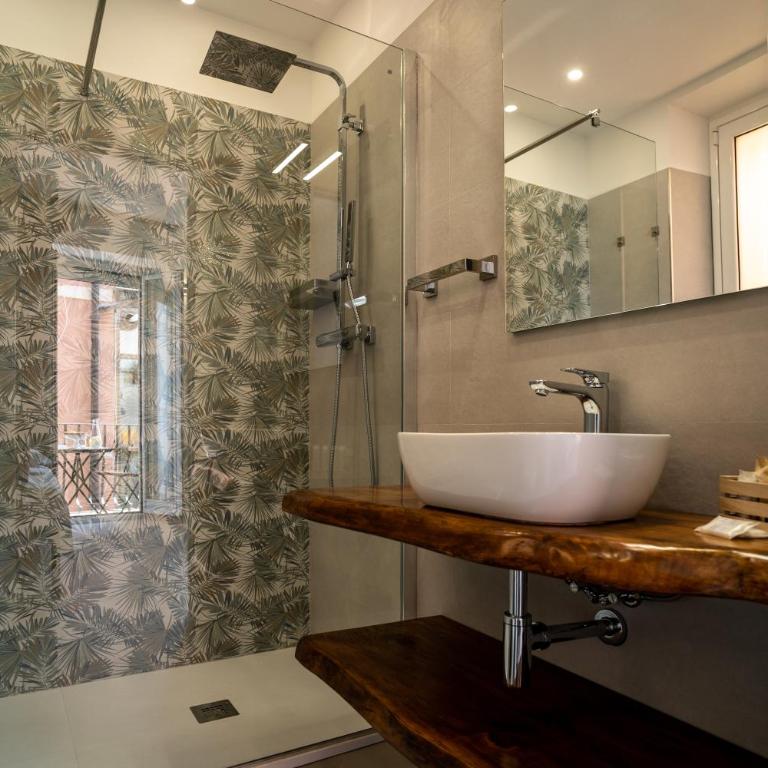 Humboldt Luxury Rooms Taormina - Junior Suite with Balcony - 7