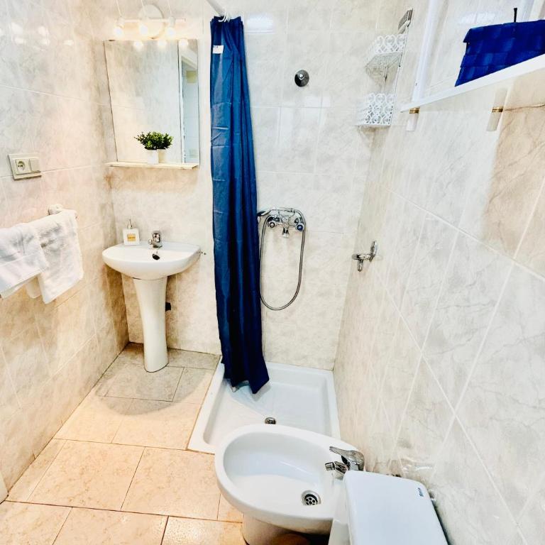 Cozy Town House With Terrace and Free Wifi - Casa de 2 dormitorios - 23
