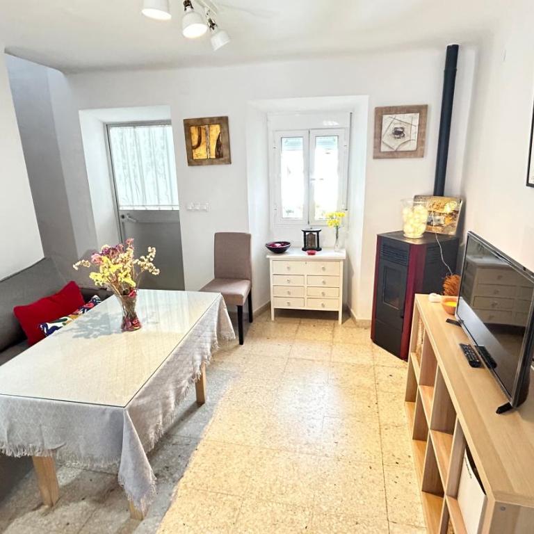 Cozy Town House With Terrace and Free Wifi - Casa de 2 dormitorios - 13