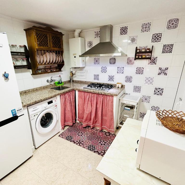 Cozy Town House With Terrace and Free Wifi - Casa de 2 dormitorios - 21