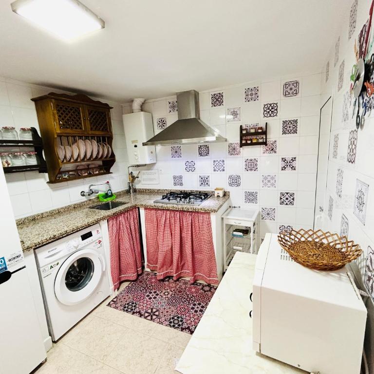 Cozy Town House With Terrace and Free Wifi - Casa de 2 dormitorios - 5