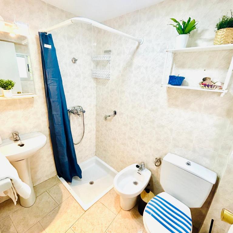 Cozy Town House With Terrace and Free Wifi - Casa de 2 dormitorios - 24