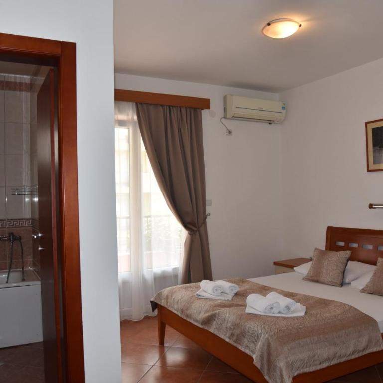 Guest House Zec - Dvokrevetna Soba sa Bračnim Krevetom/Zasebnim Krevetima - 12