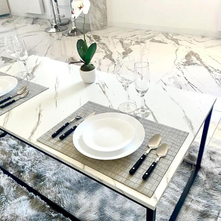 LOVE ROOM by GC - Jacuzzi - Wifi - Clim - Rétroprojecteur - Appartement 1 Chambre - 5