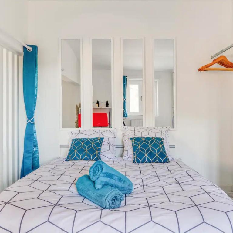 LOVE ROOM by GC - Jacuzzi - Wifi - Clim - Rétroprojecteur - Appartement 1 Chambre - 6