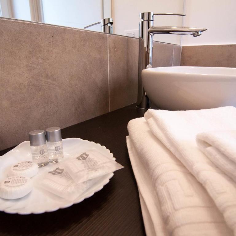 B&B Roma 474 - Camera Matrimoniale con Bagno Privato - 13