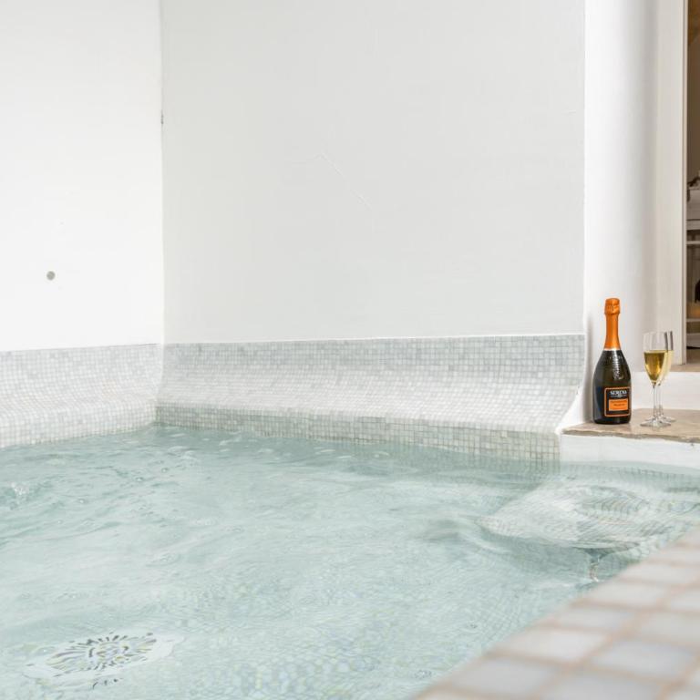 GuestHost - Palazzo Rapanà - Luxury Apt with hydromassage pool - Appartamento con 2 Camere da Letto - 1