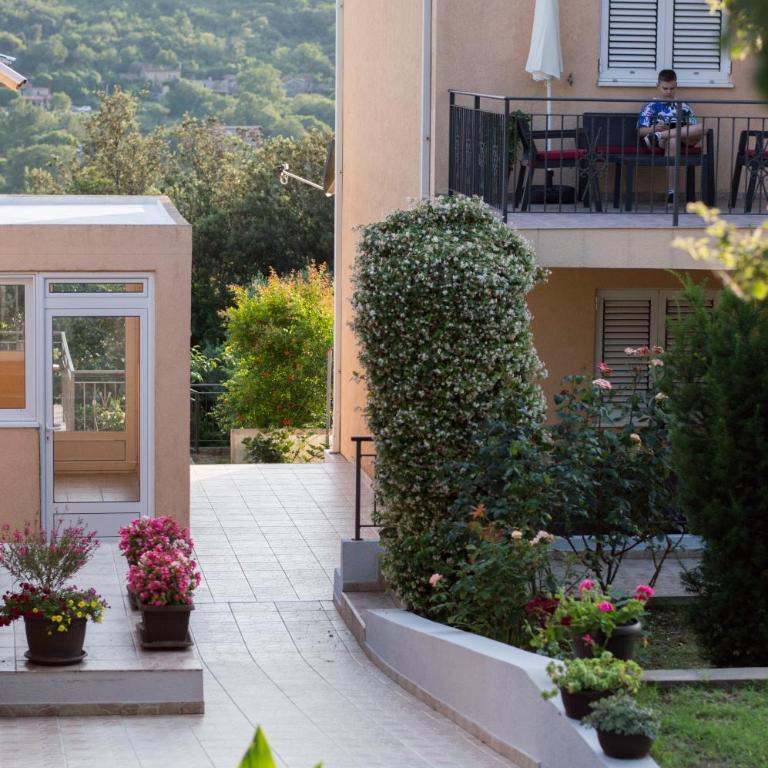 Villa Pari Apartment - Two-Bedroom House - 1