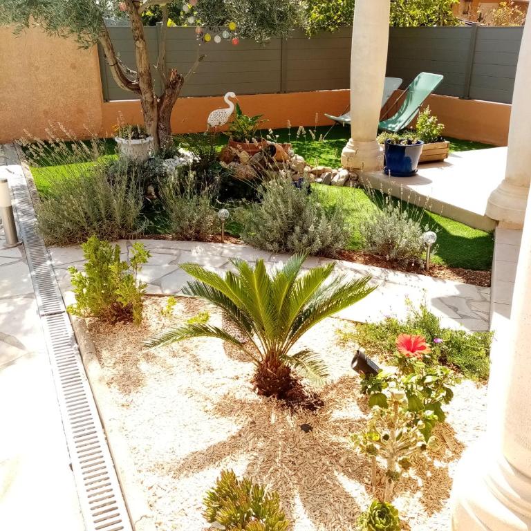 2 Chambres avec piscine et spa au calme, mer à proximité. - Chambre Double - Vue sur Piscine - 6