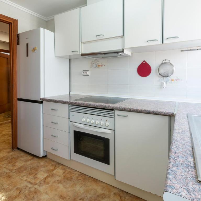 Apartamento Costa de Marfil Touriplaya a 200 metros del mar SOLO FAMILIAS - Apartamento de 3 dormitorios - 9