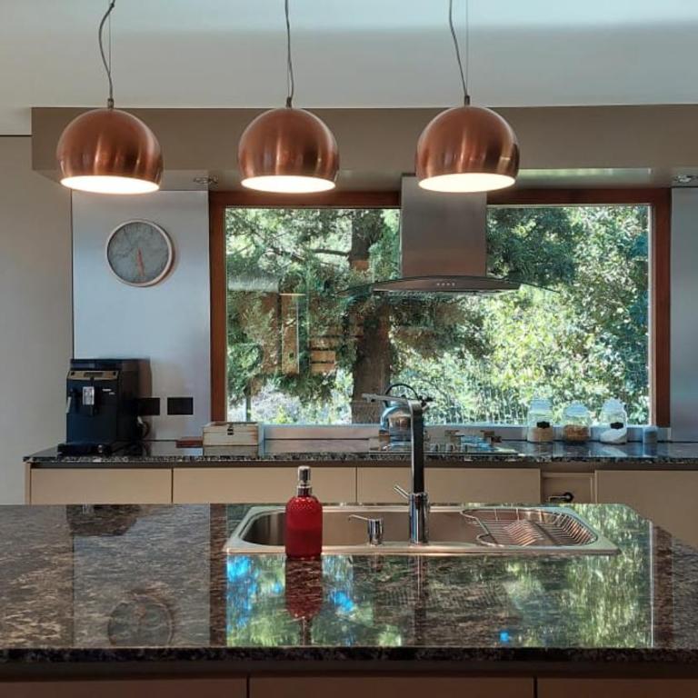 Casa Moderna con pileta - Casa de 4 dormitorios - 67