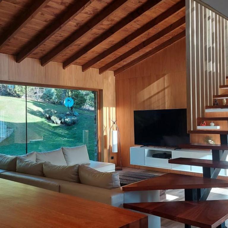 Casa Moderna con pileta - Casa de 4 dormitorios - 1